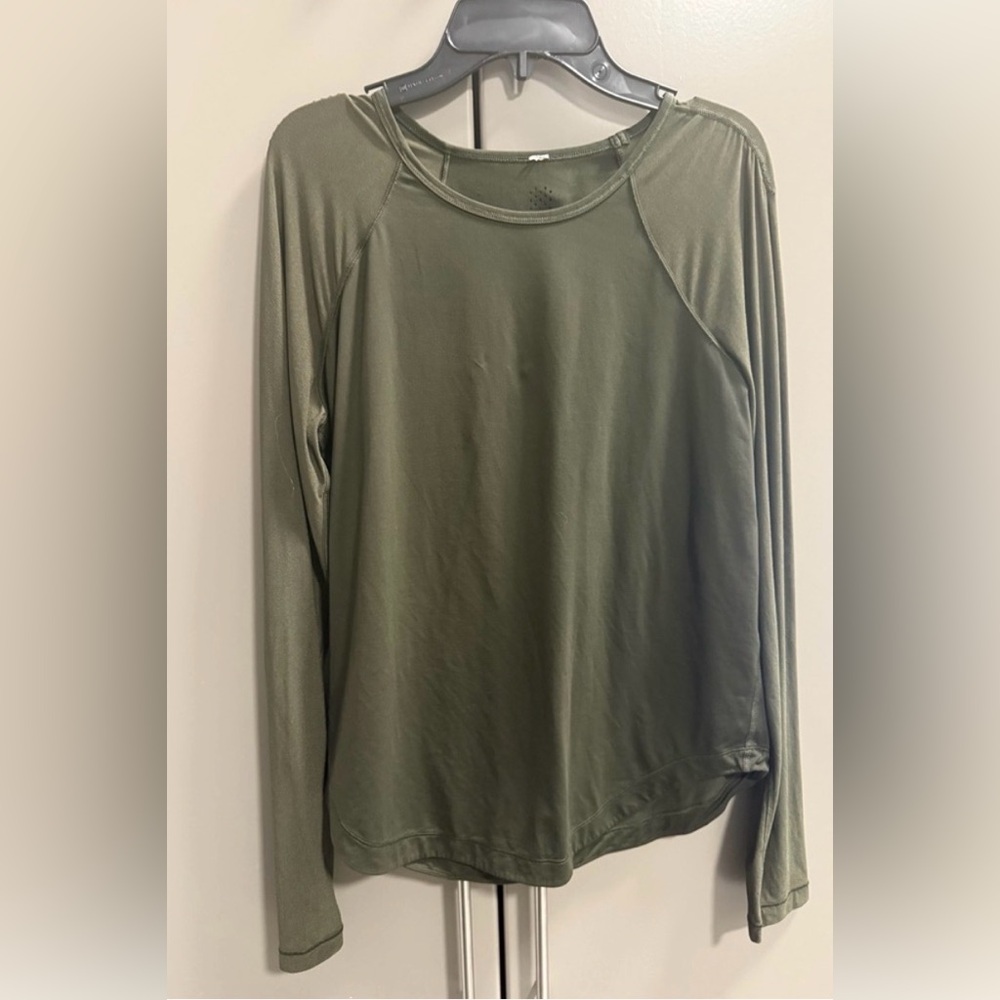 Lululemon Swiftly shirt, sheer sleeves